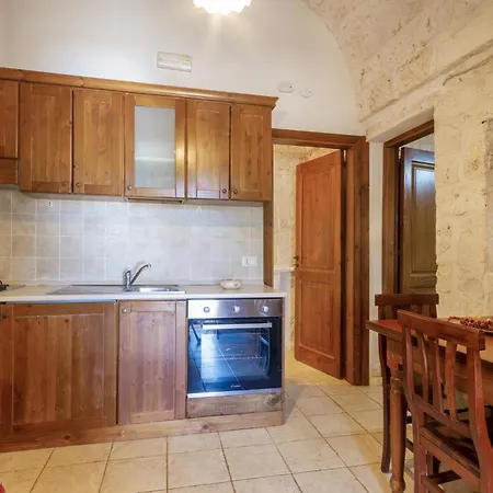 Casale Valle Degli Ulivi * 오스투니